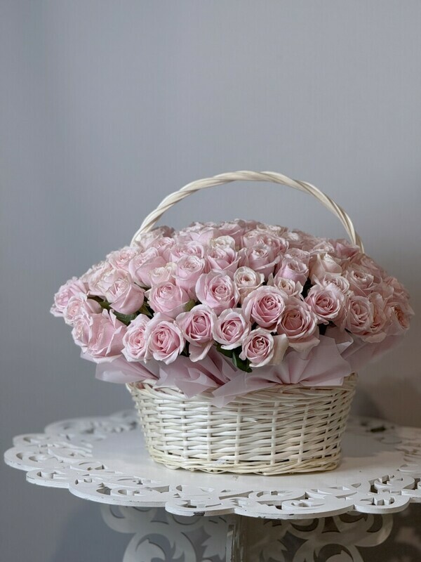101 rozovaya roza v korzine, standart