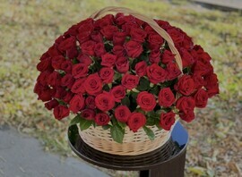 Корзина из 151 розы 
