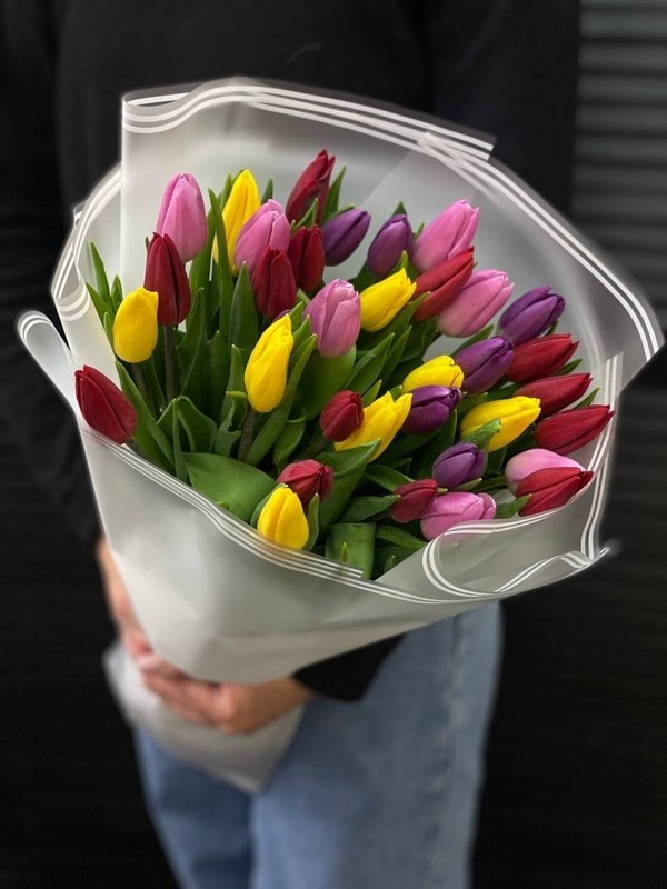 Buket iz 35 tyul_panov v oformlenii, buket iz 35 tyul_panov v oformlenii