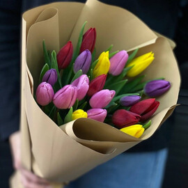 Buket iz 19 tyul_panov v oformlenii