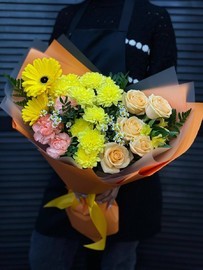 Букет свежих цветов