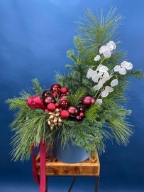 Новогодняя интерьерная композиция из Нобилиса