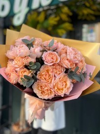 Букет из пионовидных роз сорта Джульетта