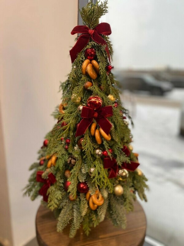 Novogodnyaya elochka iz Nobilisa s sushkami, premium