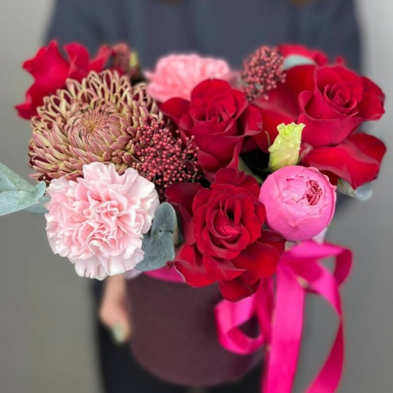 Korobochka s rozami i hrizantemoj Bigudi, standart