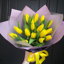 Buket iz 15 zheltih tyul_panov
