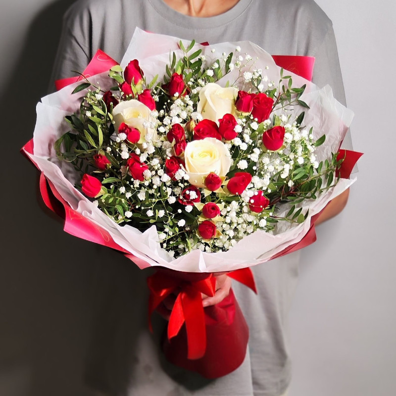 Bouquet of red spray and white roses, standart