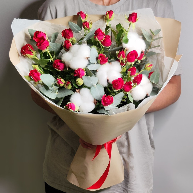 Winter bouquet of roses and cotton, standart