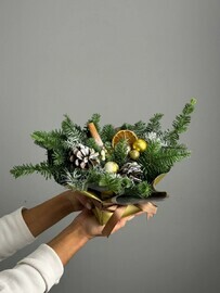 Kompozitciya iz pihti «Snezhnaya radost_»