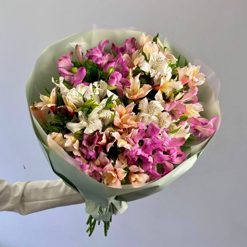 Букет «Свежесть», 15 альстромерий