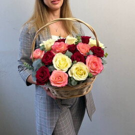 Composition of roses "Veronica"