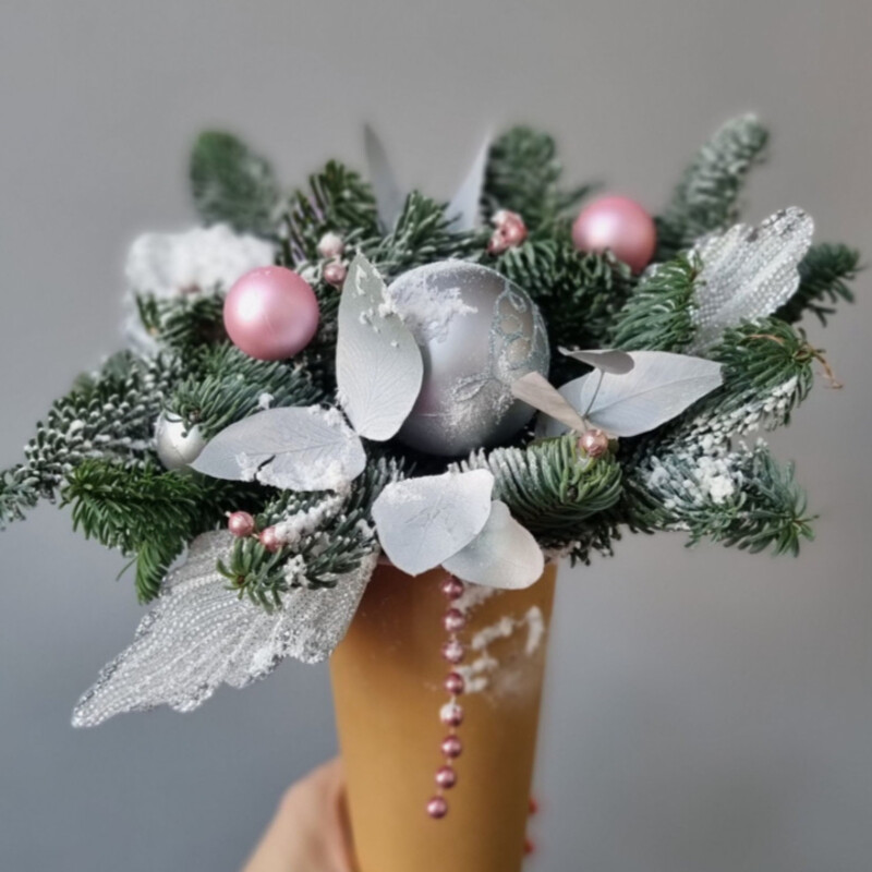 Novogodnij kompliment s nobilisom, standart