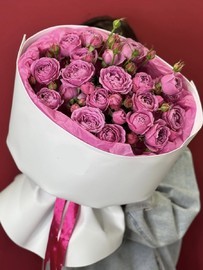 Букет из кустовых роз 