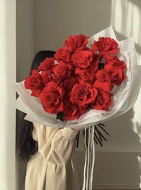 Buket iz 15 ekvadorskih roz