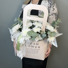 Композиция из кустовой хризантемы 