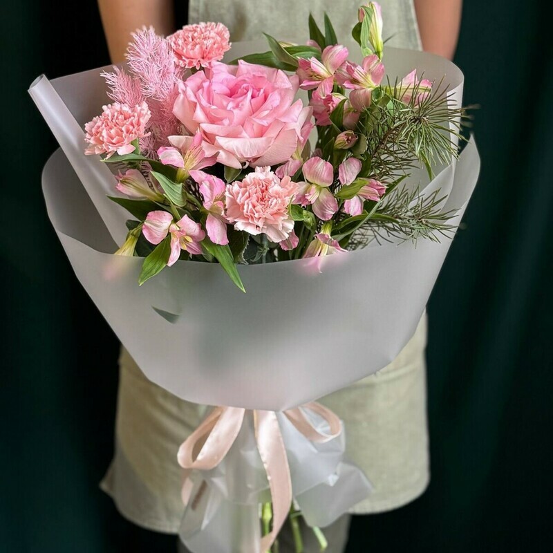 Хвойный нежный букет для любимой , стандартный