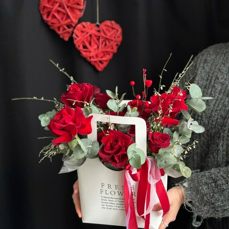 Sumka s krasnimi rozami, sumka s krasnimi rozami