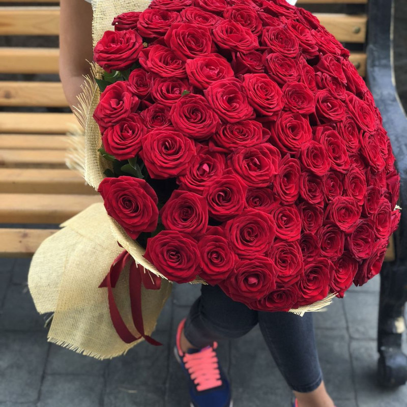 Buket iz 101 bordovoj rozi, standart