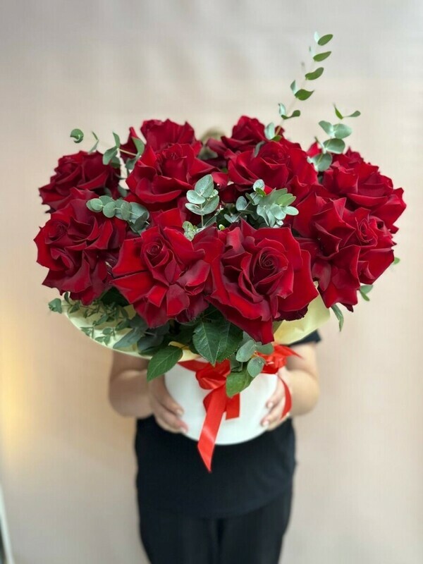 Frantcuzskie rozi v korobke, frantcuzskie rozi v korobke