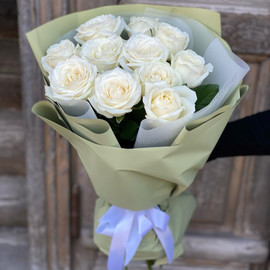 Моно букет из белых роз