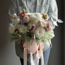 Нежная композиция из сборных цветов