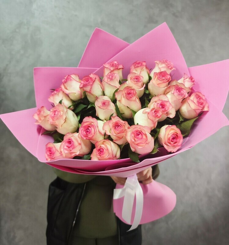 Buket na 8 marta №9, roza keniya 50sm dzhumeliya 25 sht