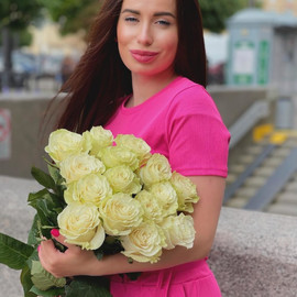Buket s beloj rozoj "Simvol schast_ya"