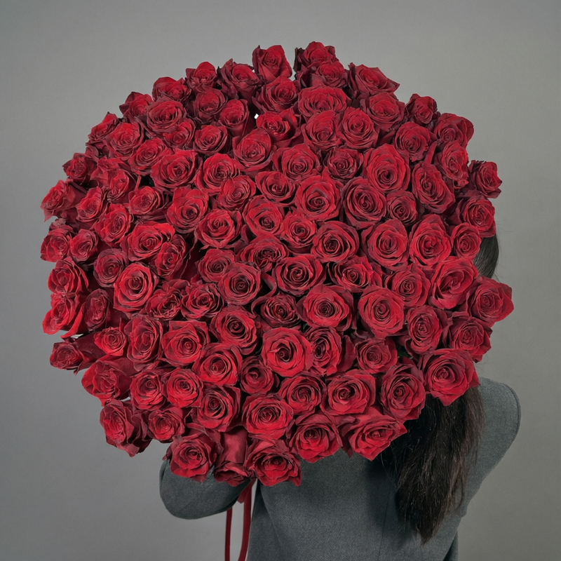 101 отборная красная роза Эксплорер Эквадор 70 см, делюкс