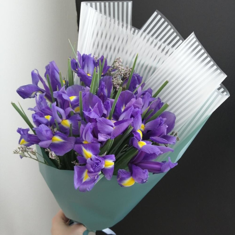 Букет из ирисов, стандартный