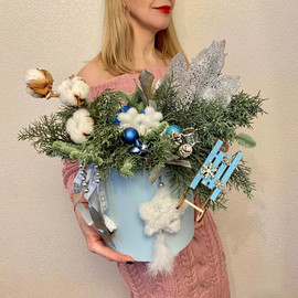 Большая шляпная коробка с новогодним декором