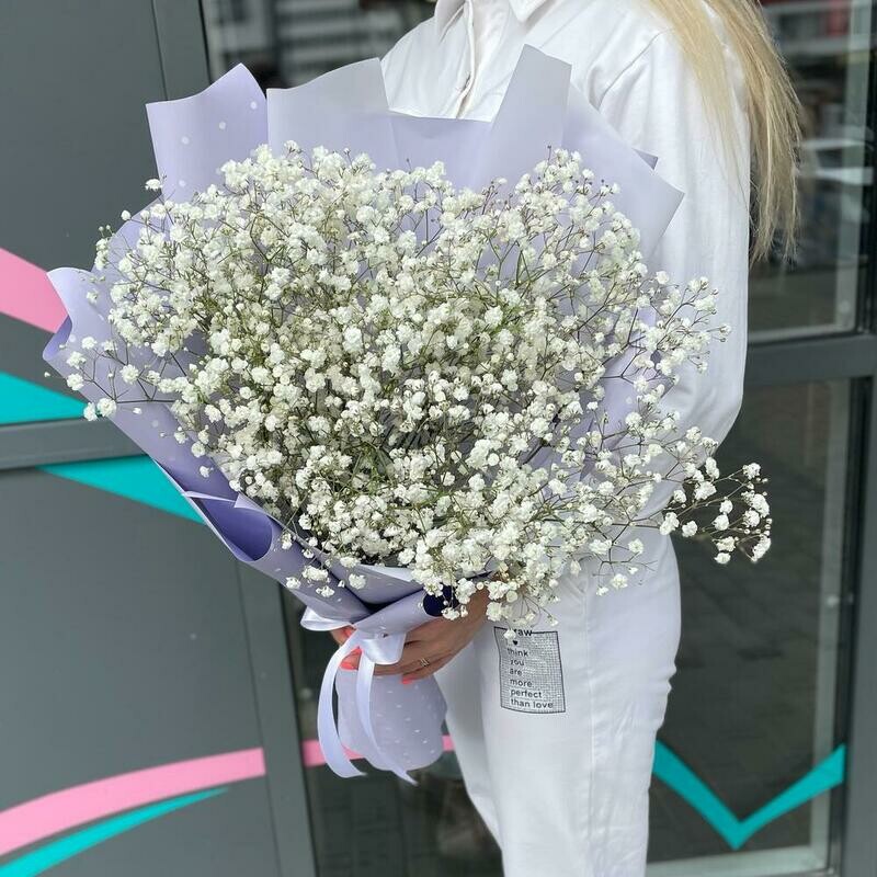 Стильный букет комплимент из гипсафилы, стандартный