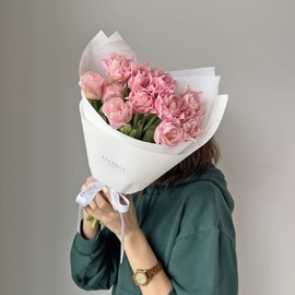 Букет нежно-розовых пионовидных тюльпанов