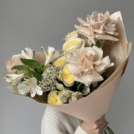 Buket s kruzhevnimi rozami «Osennij uyut»