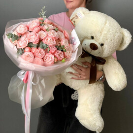 Buket kustovih pionovidnih roz + mishka