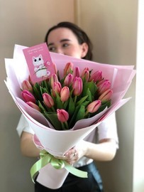 25 розовых тюльпанов