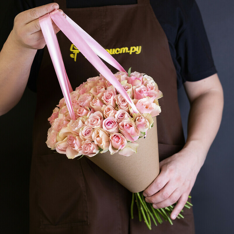 Нежно-розовые Розы в конусе, 51 роза
