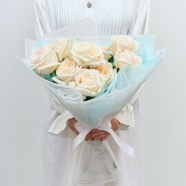 9 Роз 70 см Французские Белые