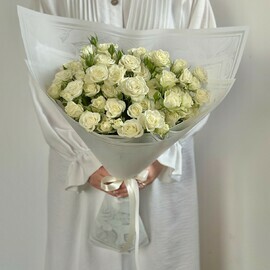 15 Белых Кустовых Роз