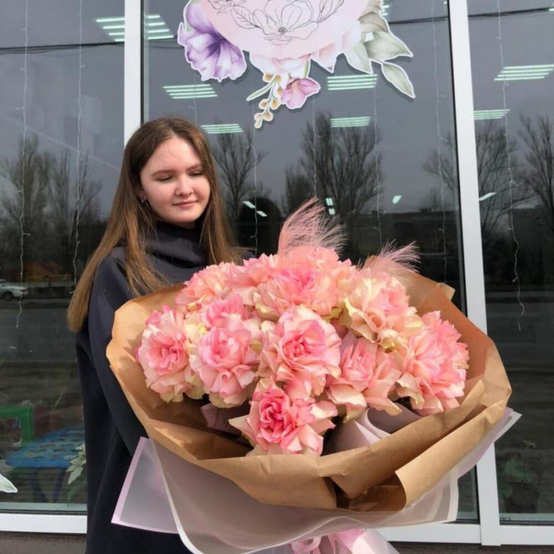 Пионовидные розы, стандартный