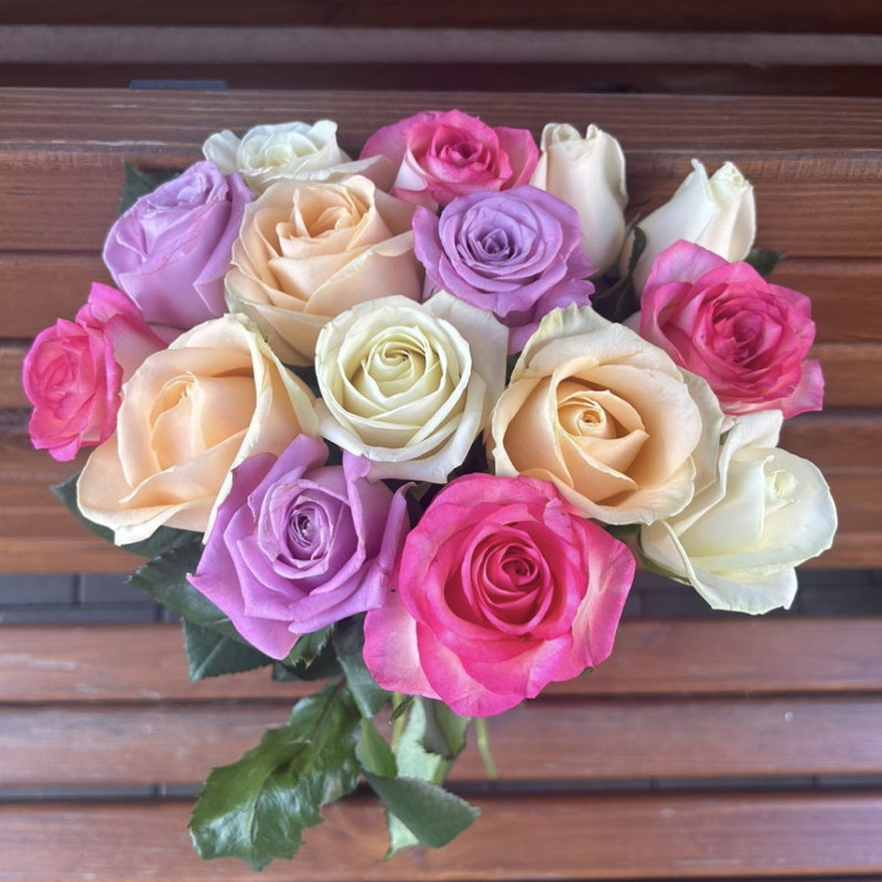 Букет из разноцветных роз, стандартный