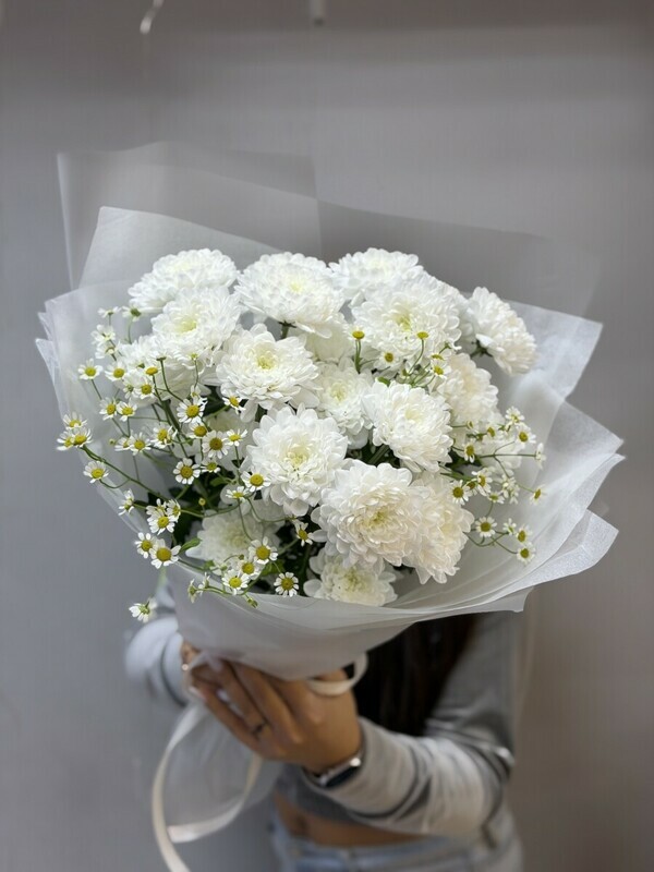 Buket kustovih hrizantem s tanatcetumom, reduced