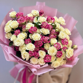 Buket iz 17 kustovih roz