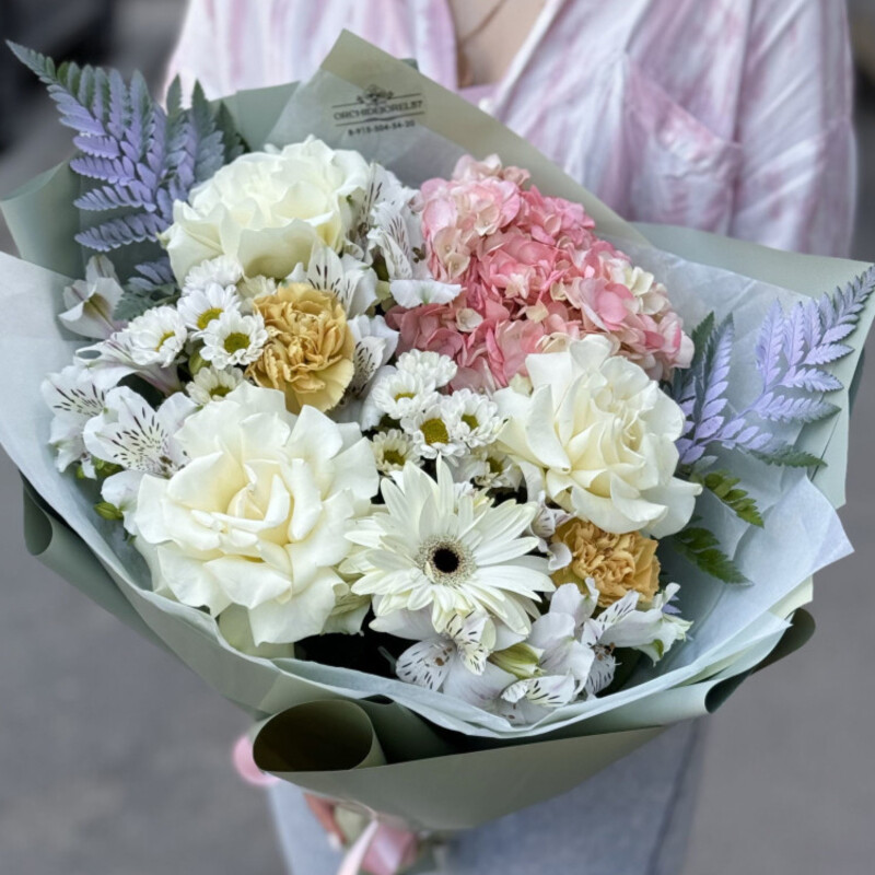 Buket s frantcuzskimi rozami, standart