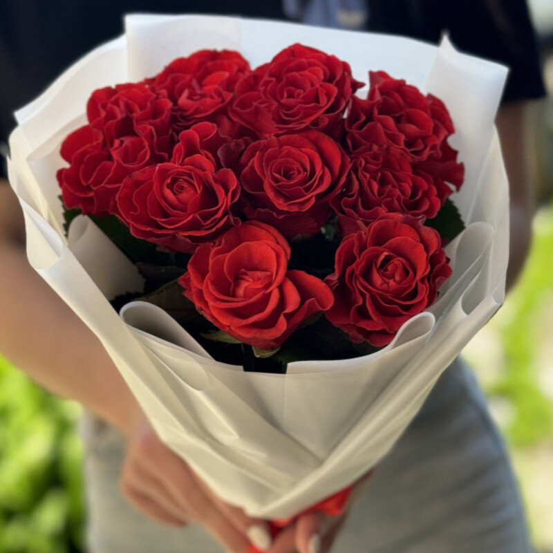 Buket iz krasnih roz, buket krasnih roz 11 sht