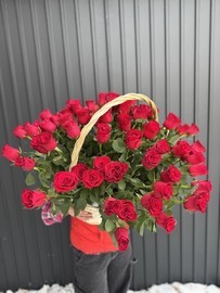 Корзина с розами