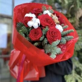 Buket iz roz i hlopka