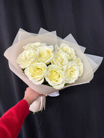 Букет из 9 белых роз