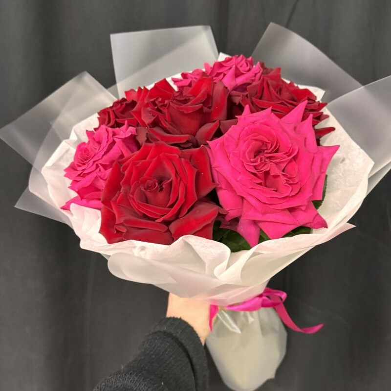 Букет ярких французских роз, стандартный