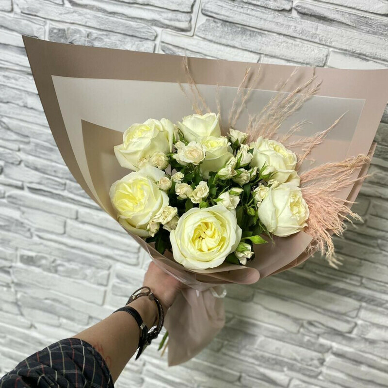 Pionovidnaya i kustovaya rozi, standart