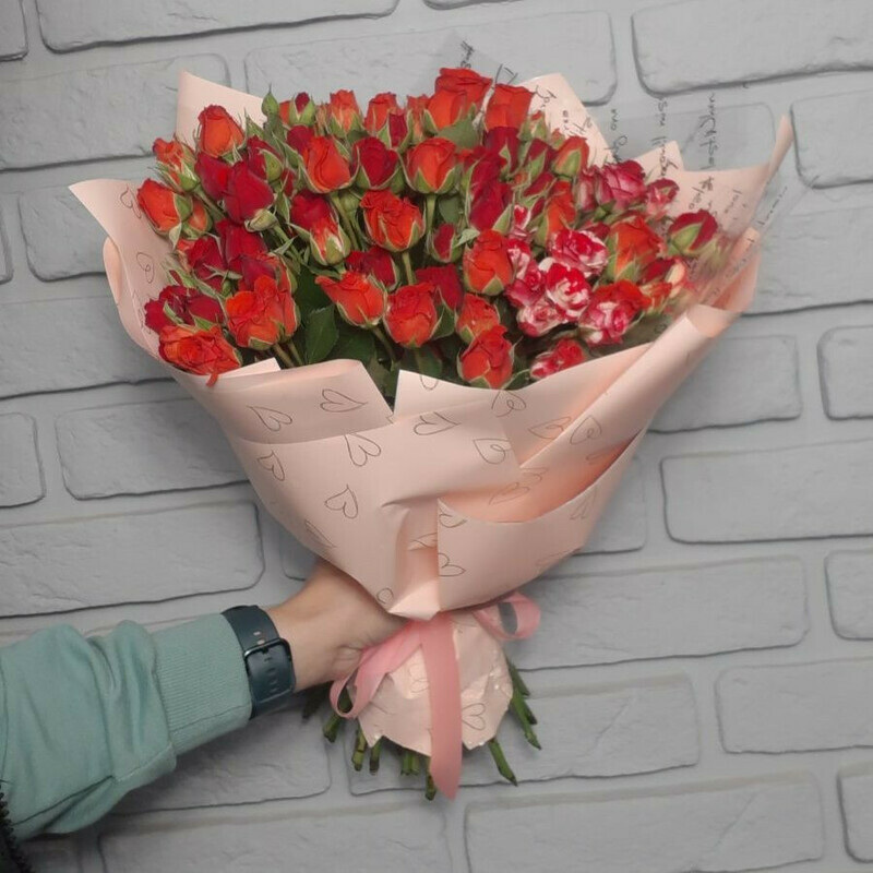 Роза кустовая, стандартный